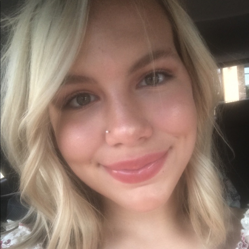 Meet your Posher, Hayley